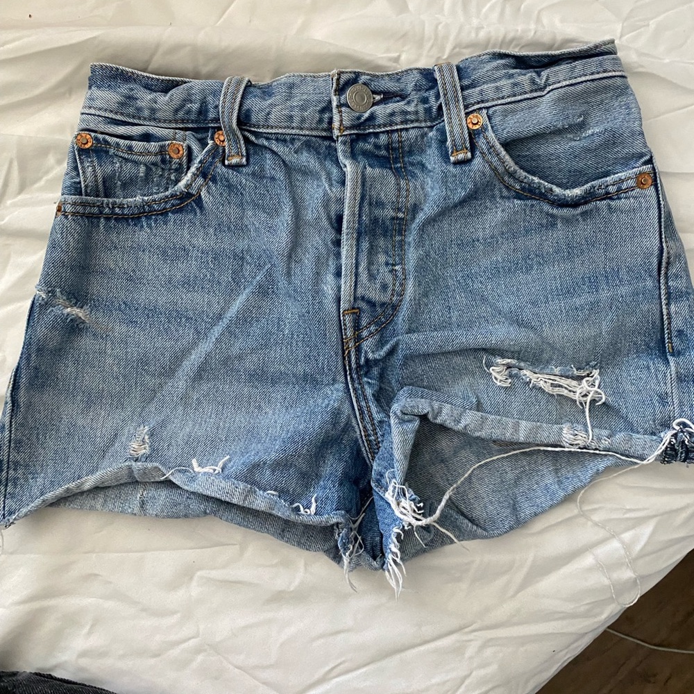 Levi Wedgie Short - 26 - Picture 2 of 3